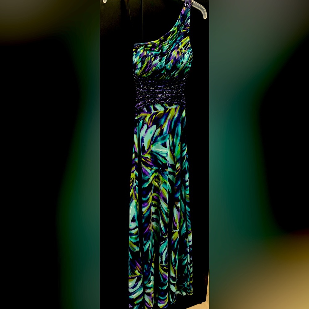 PROM TIME! Long elegant evening dress. Multicolor/one sleeve. Beaded low back.